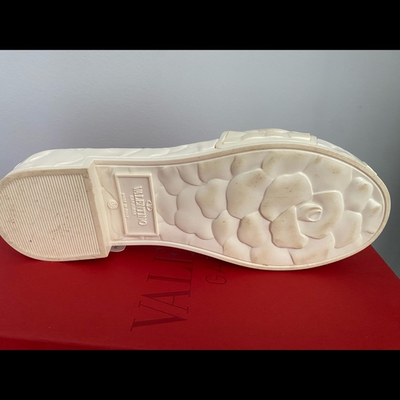 Sandals - Picture 4 of 4